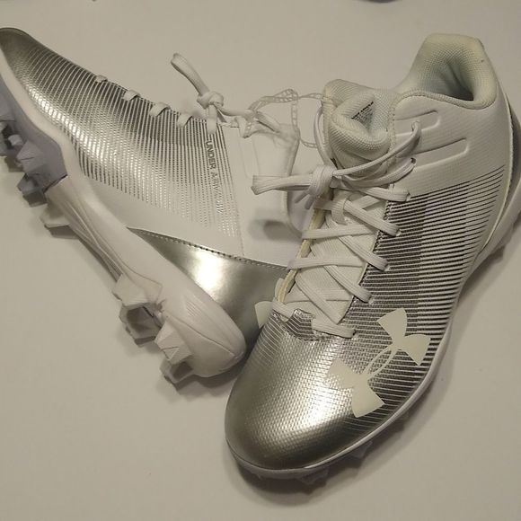 Under Armour 5Y Authentic Collection Silver/White Baseball Cleats. - Picture 1 of 4